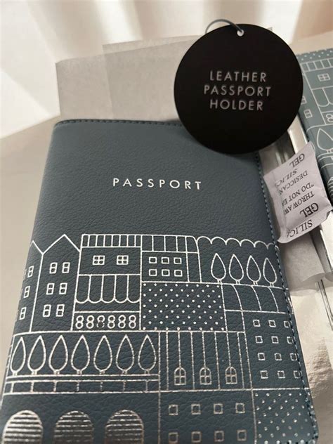 kikki k passport holder